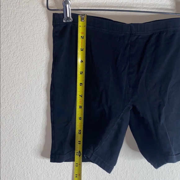 🎱Black biker shorts! - Picture 4 of 7